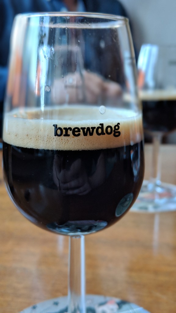 00100dPORTRAIT_00100_BURST20180817195847236_COVER