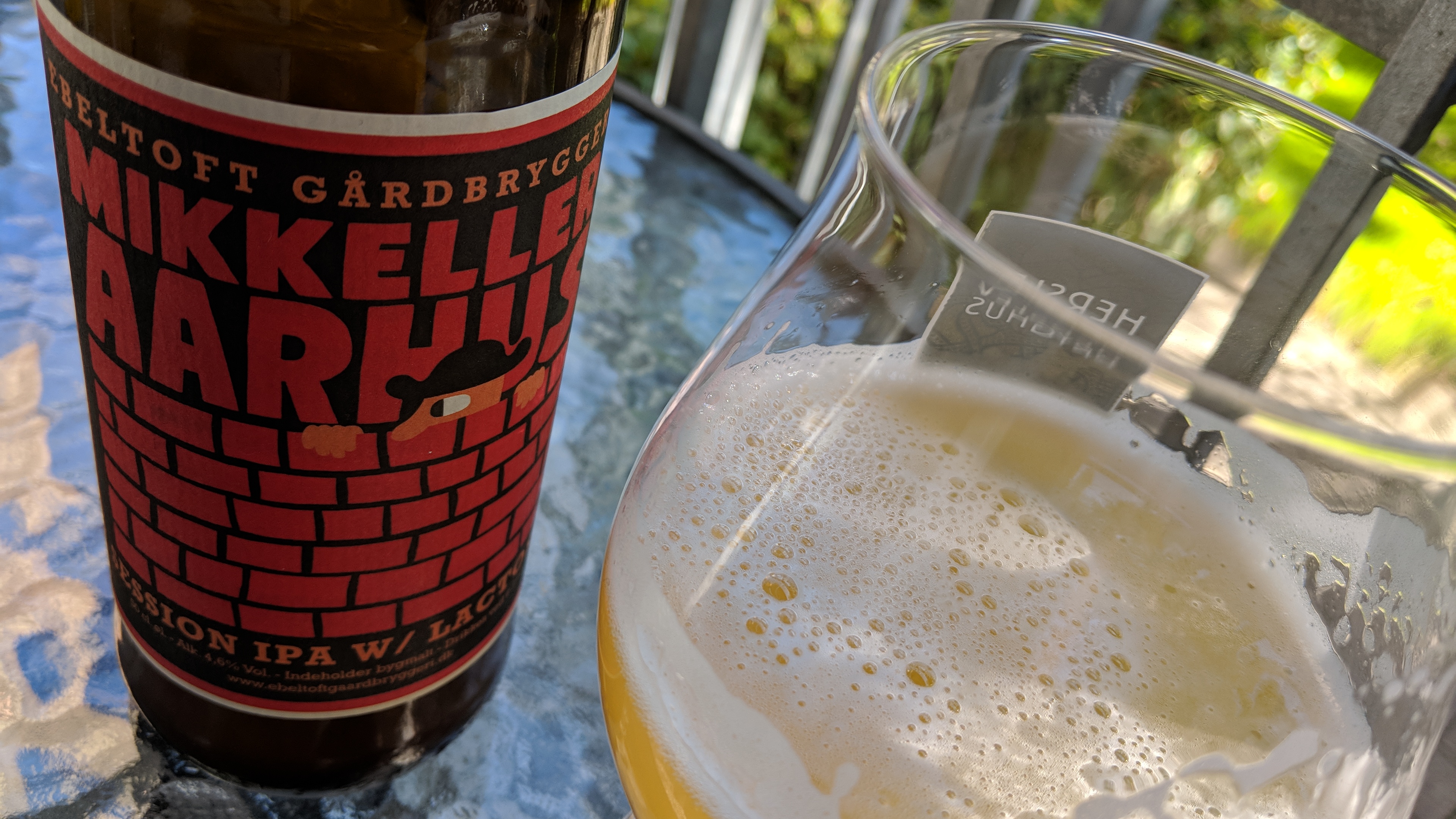 Ebeltoft Gårdbryggeri & Mikkeller Aarhus – Hands Down